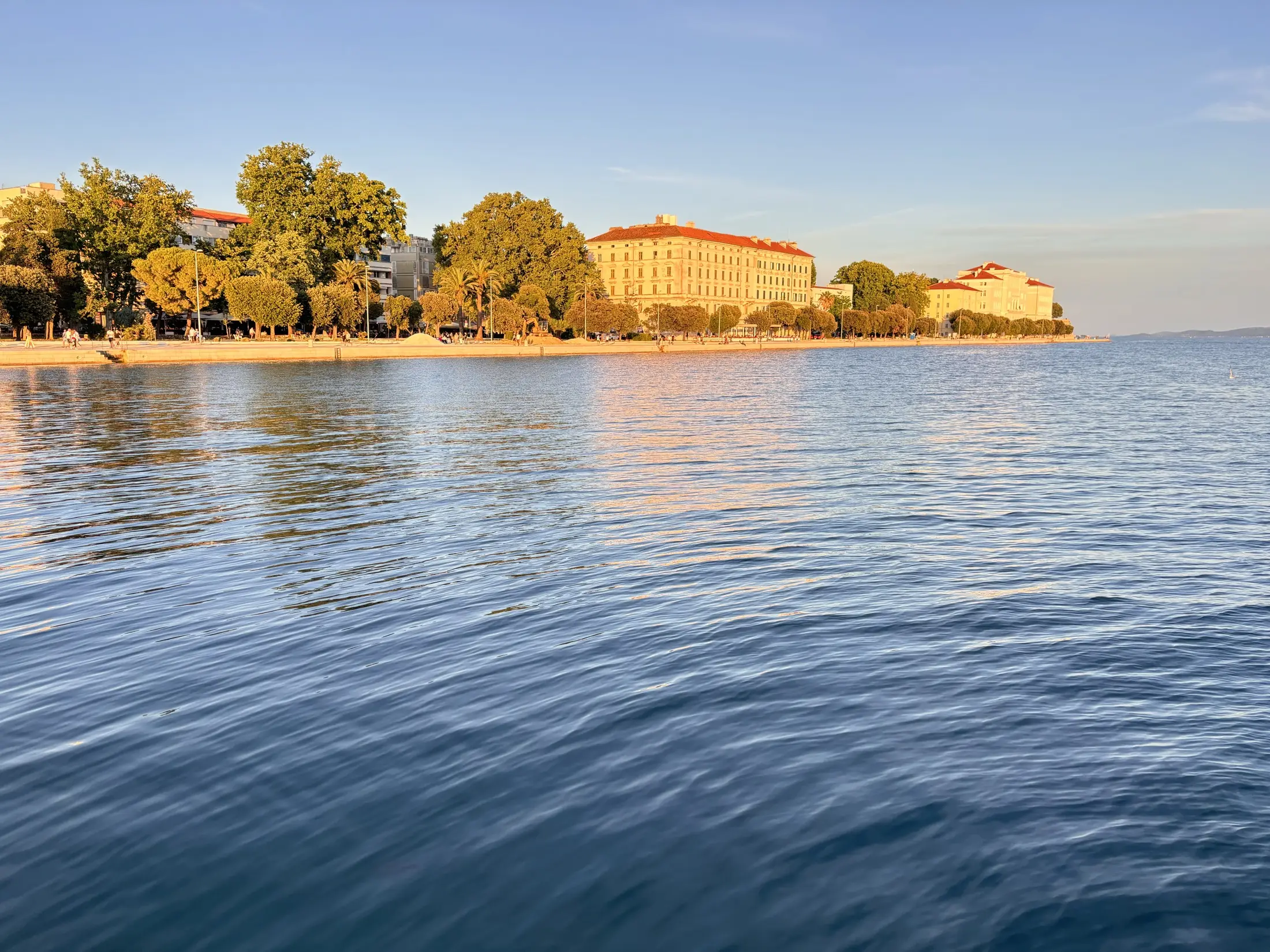 Zadar: mořské varhany, Pozdrav slunci a historie